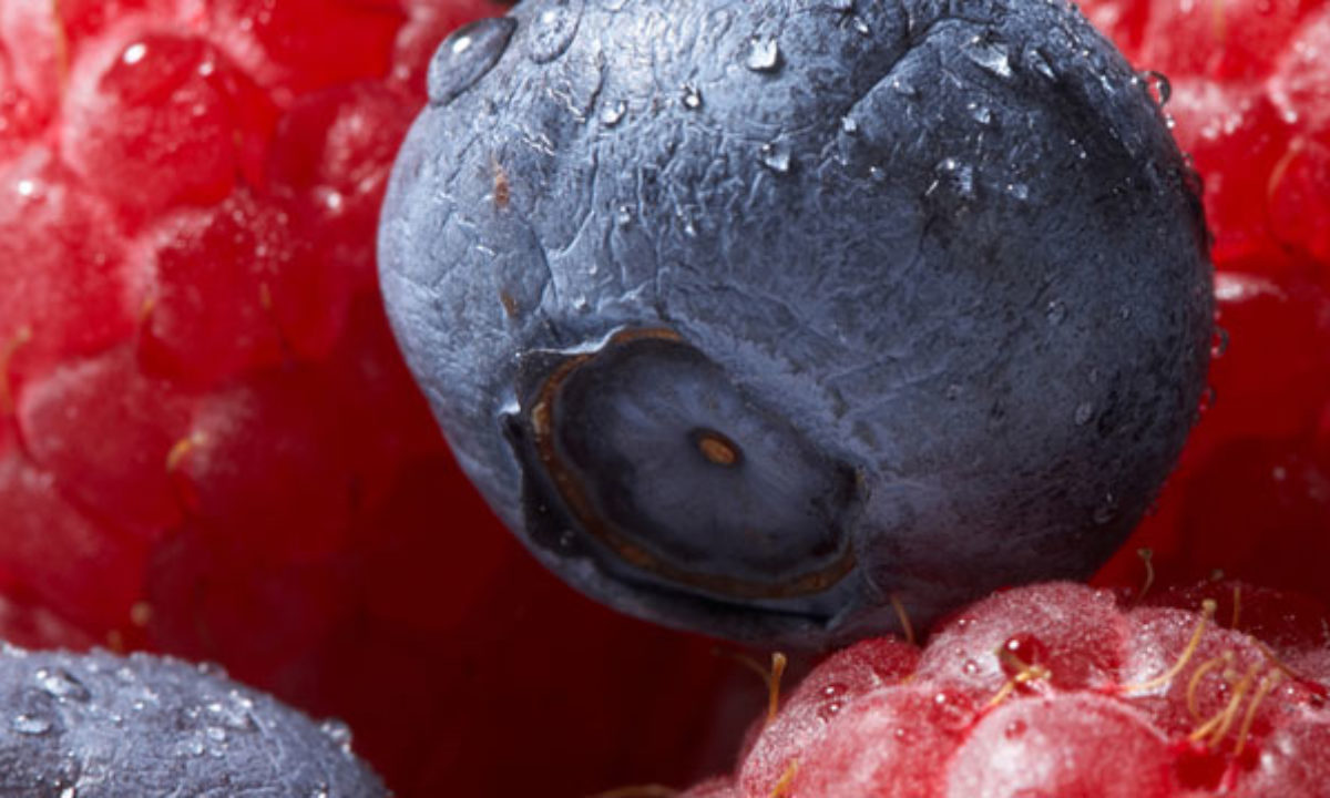 Vörös és sötétkék gyümölcsök fogyasztásával megelőzhető a magas vérnyomás