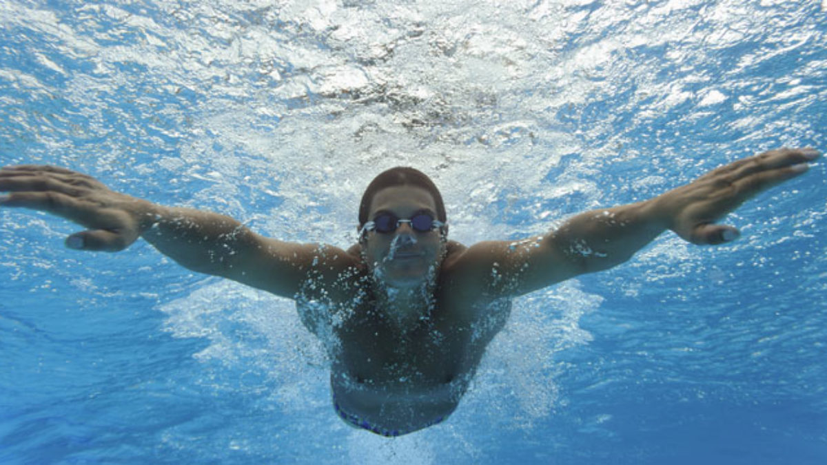 az úszás előnyös a magas vérnyomás esetén