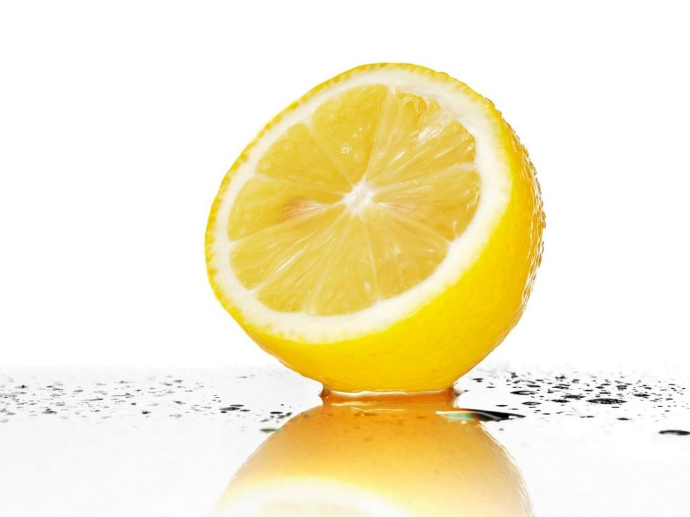 a köröm gombus citrommal kezelhető
