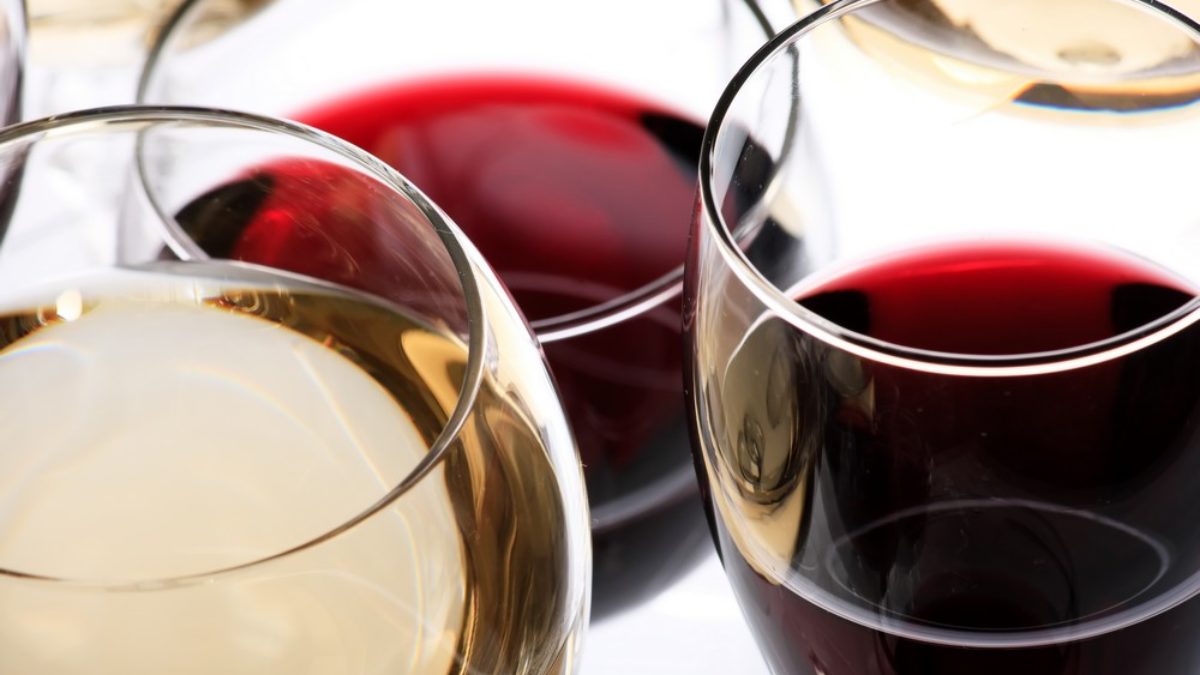 A szakértők szerint tévhit, hogy egészséges lenne a napi egy pohár bor - Qubit