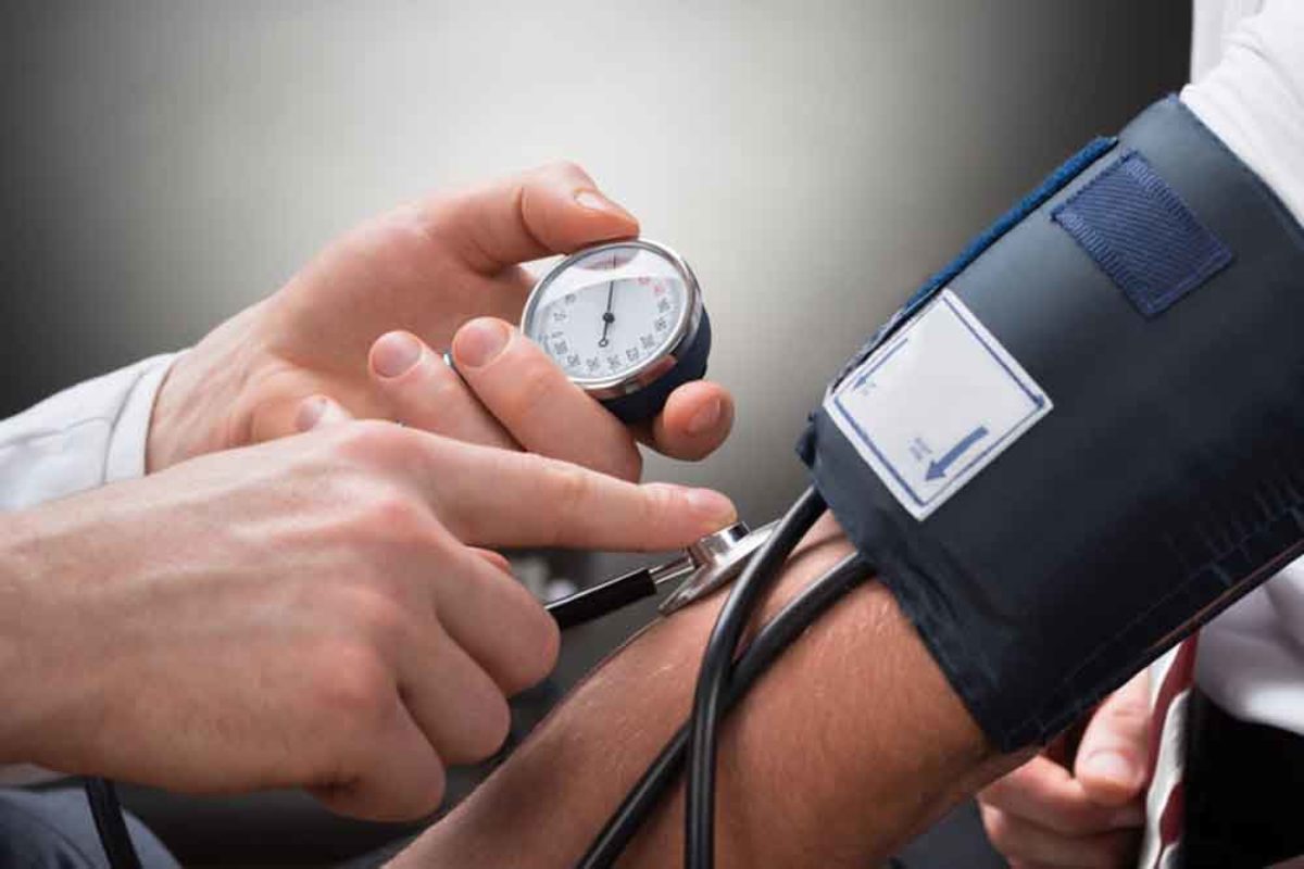 magas vérnyomás a kardiogramon testmasszázs és magas vérnyomás
