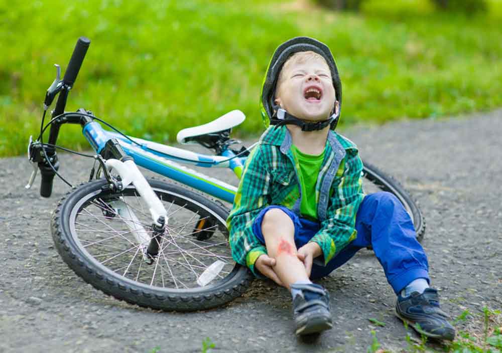gyerek, bicikli, baleset