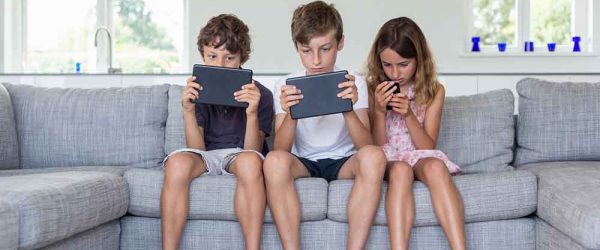 gyerek, tablet, telefon, internet