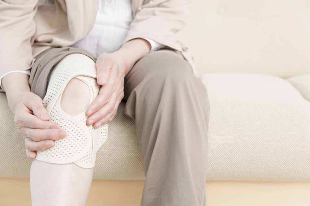 idős nők ízületi kezelése térdizmok fájnak