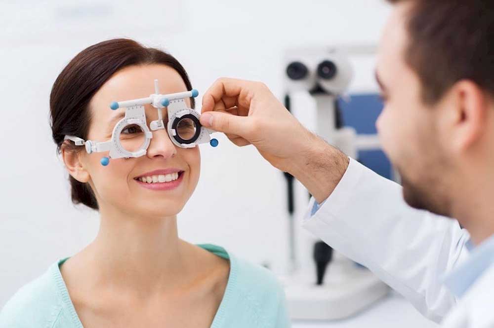 A látás helyreállítása életkori látásmódban: szemészeti gyakorlatok Orvos látás helyreállítása