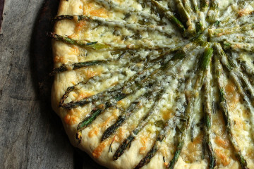 asparagus pizza